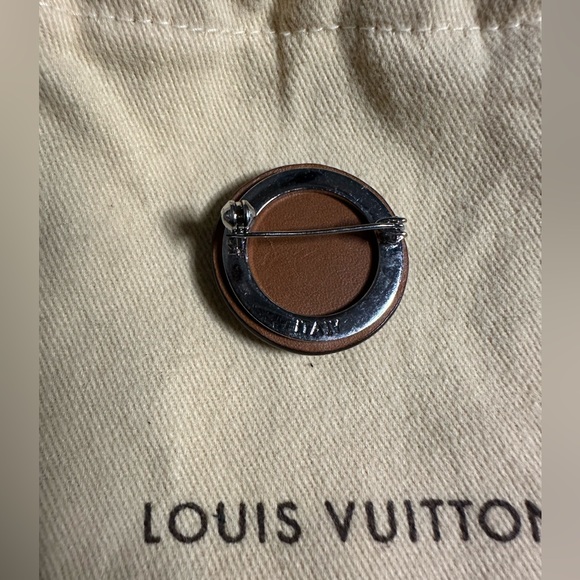 Louis Vuitton Logo Button Pin-Authentic - Picture 2 of 3